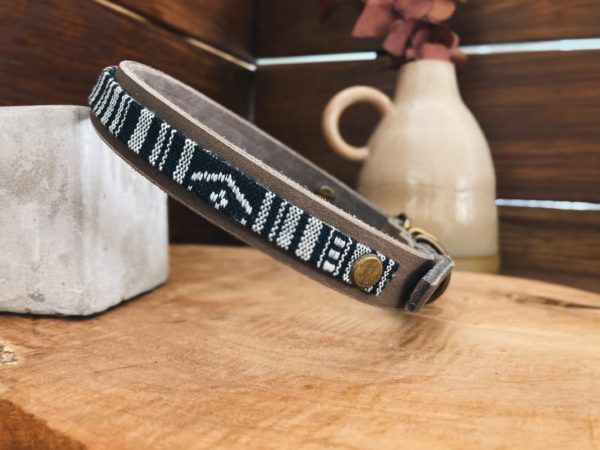 Makani Halsband in Driftwood mit ethno sw Dekor